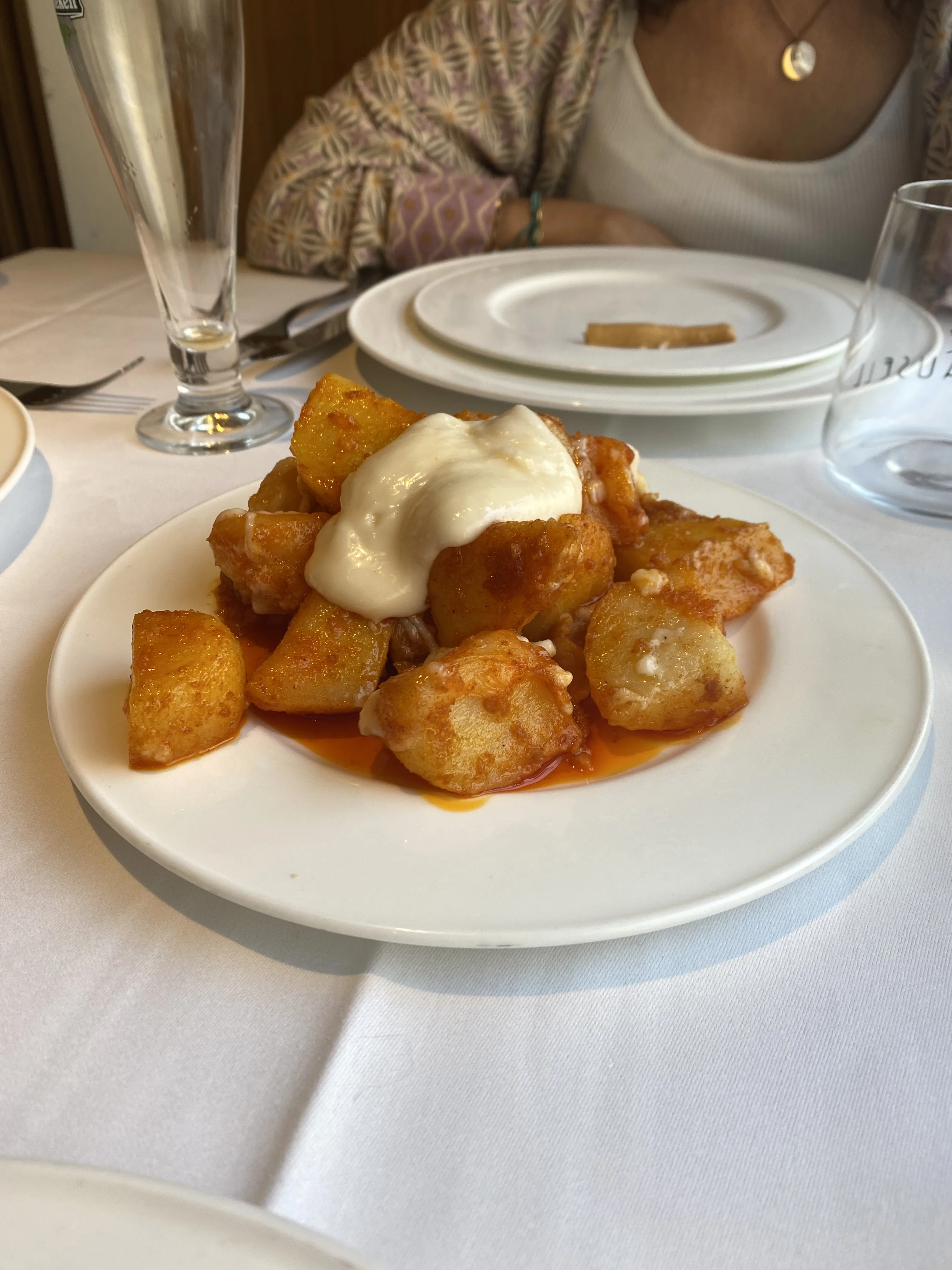 Patatas Bravas Patatas Bravas en el post de la Crítica Rausell