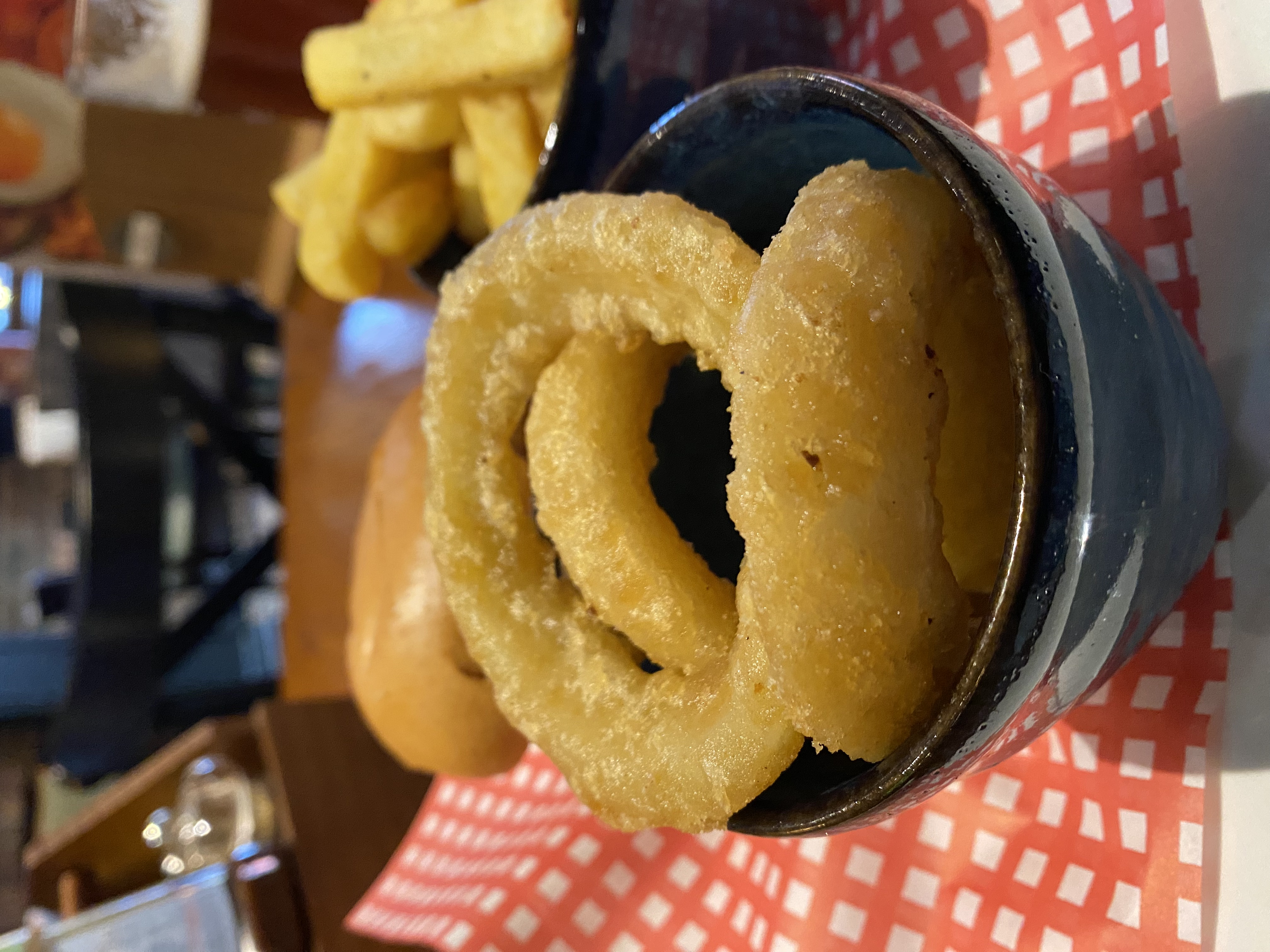 Beer-Battered Onion Beer-Battered Onion en el post de la Crítica The Brasshouse