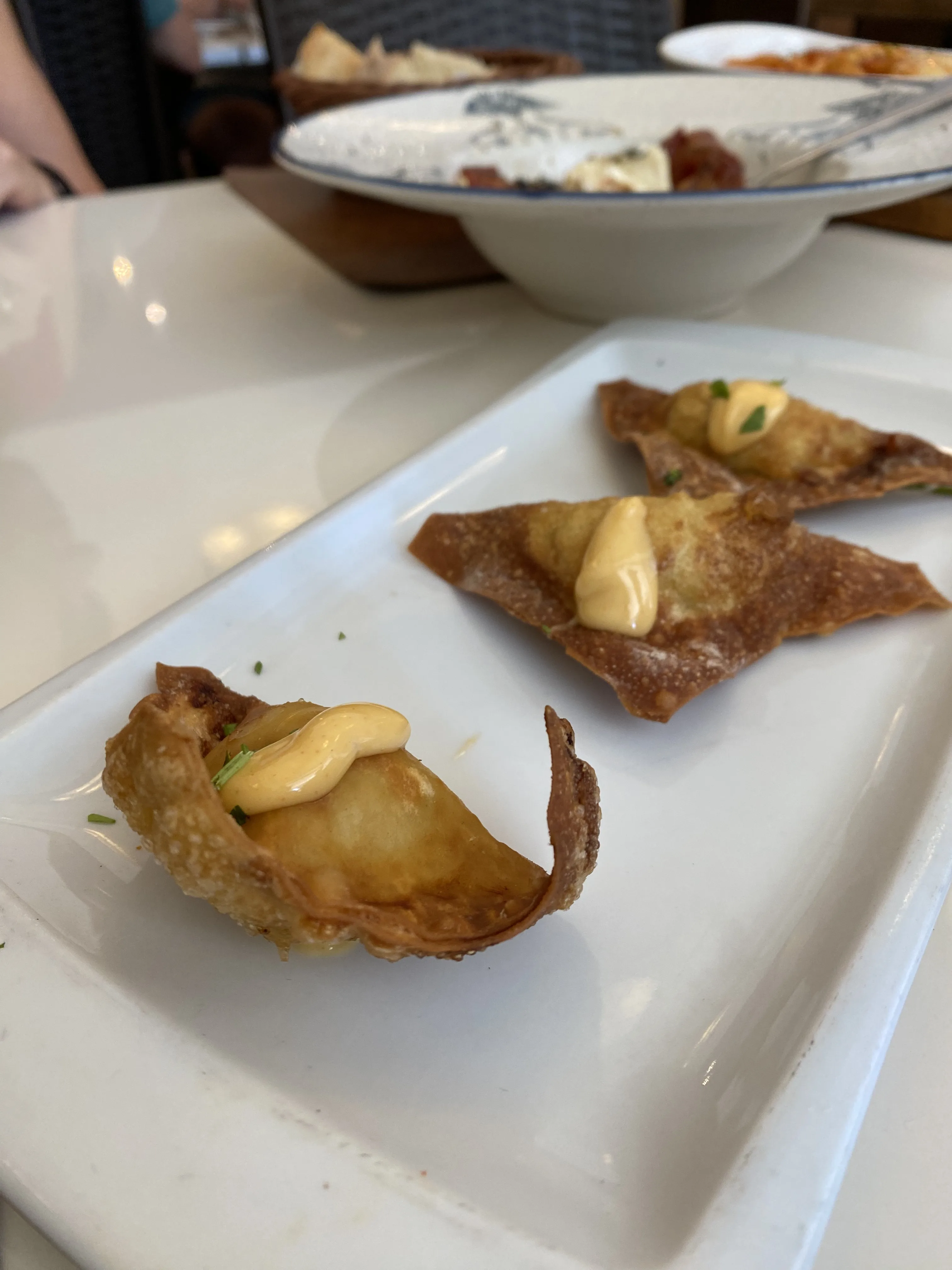 Triángulos de brandada de Bacalao Triángulos de brandada de Bacalao en el post de la Crítica Moebius Restaurante Mislata