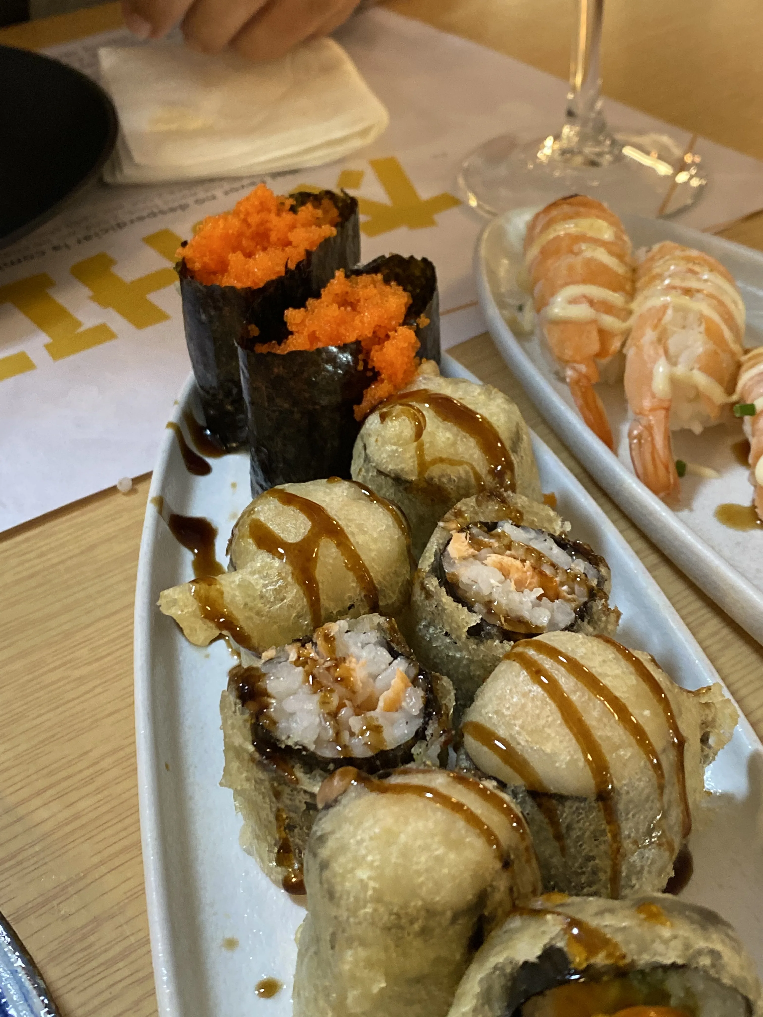 Maki Tempura de Salmón Maki Tempura de Salmón en el post de la Crítica Ashita Restaurante
