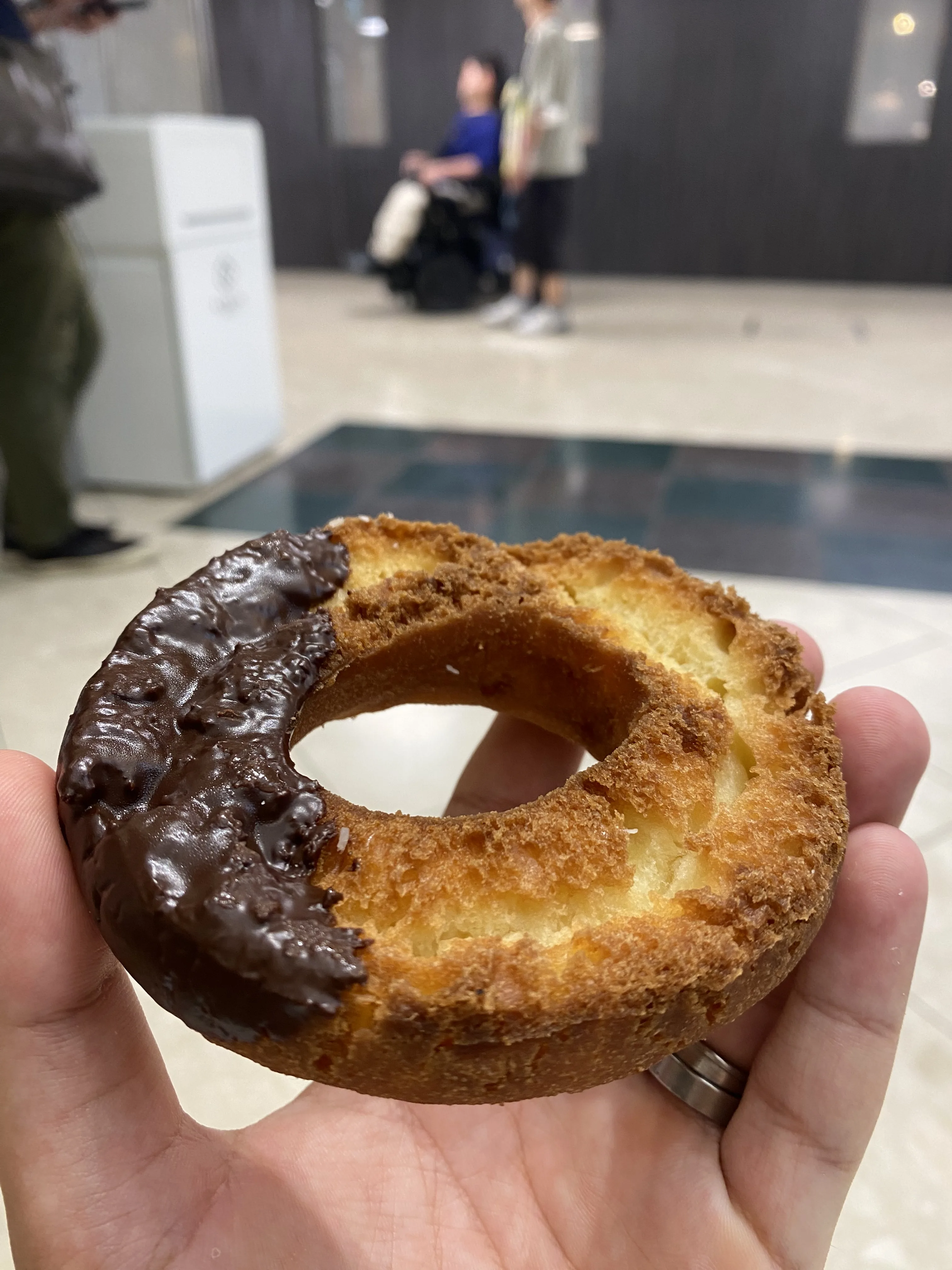 Donut Chocolate Old Fashion Donut Chocolate Old Fashion en el post de la Crítica Mister Donut