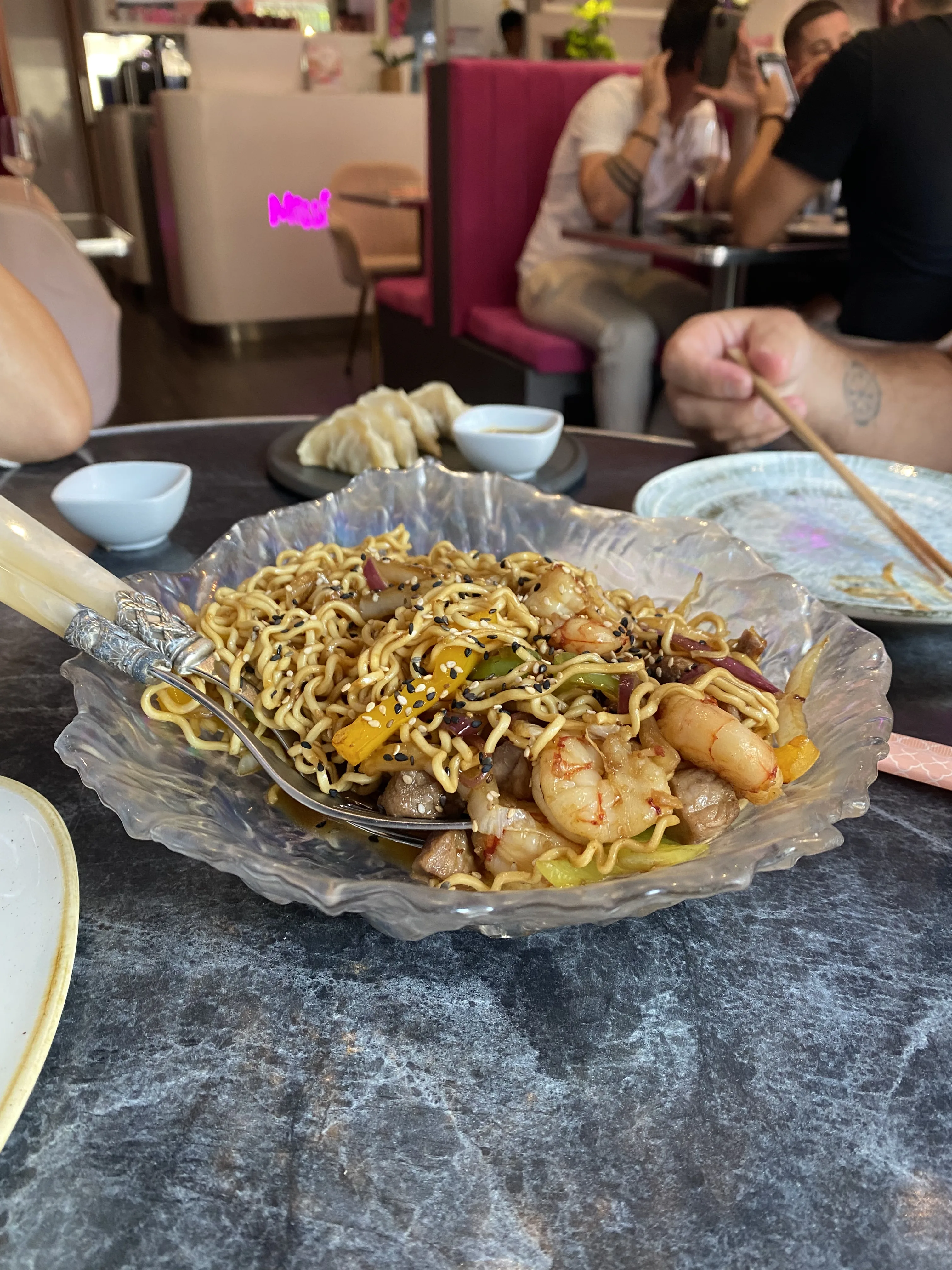 Yakisoba de Langostinos y Pluma Yakisoba de Langostinos y Pluma