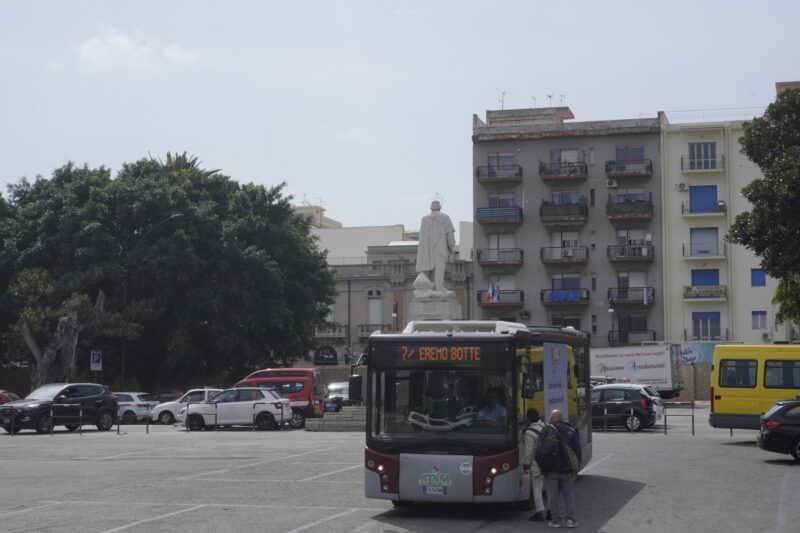 Piazza Garibaldi Piazza Garibaldi en el post de la Ruta Reggio Calabria en 1 día