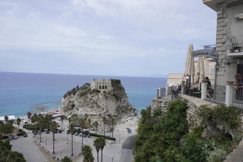 Guía Santuario di Santa Maria dell’Isola di Tropea Guía Santuario di Santa Maria dell’Isola di Tropea