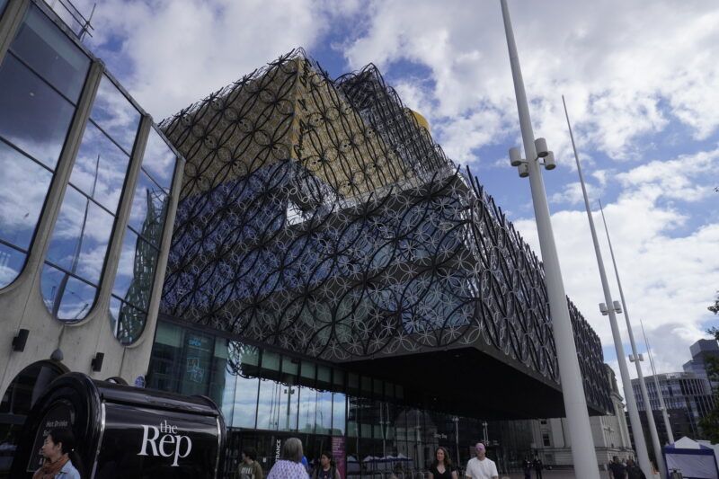 Guía Library of Birmingham Guía Library of Birmingham