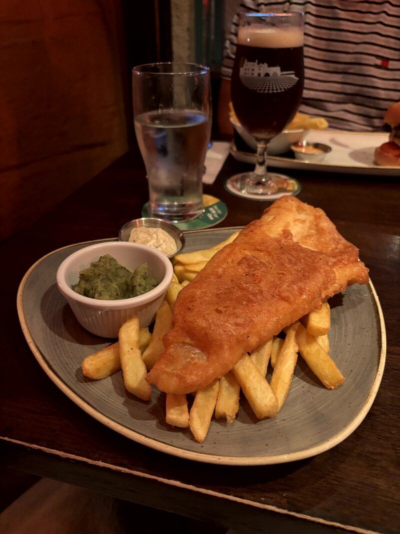 Traditional Fish & Chips Traditional Fish & Chips en el post de la Crítica The Front Door Pub