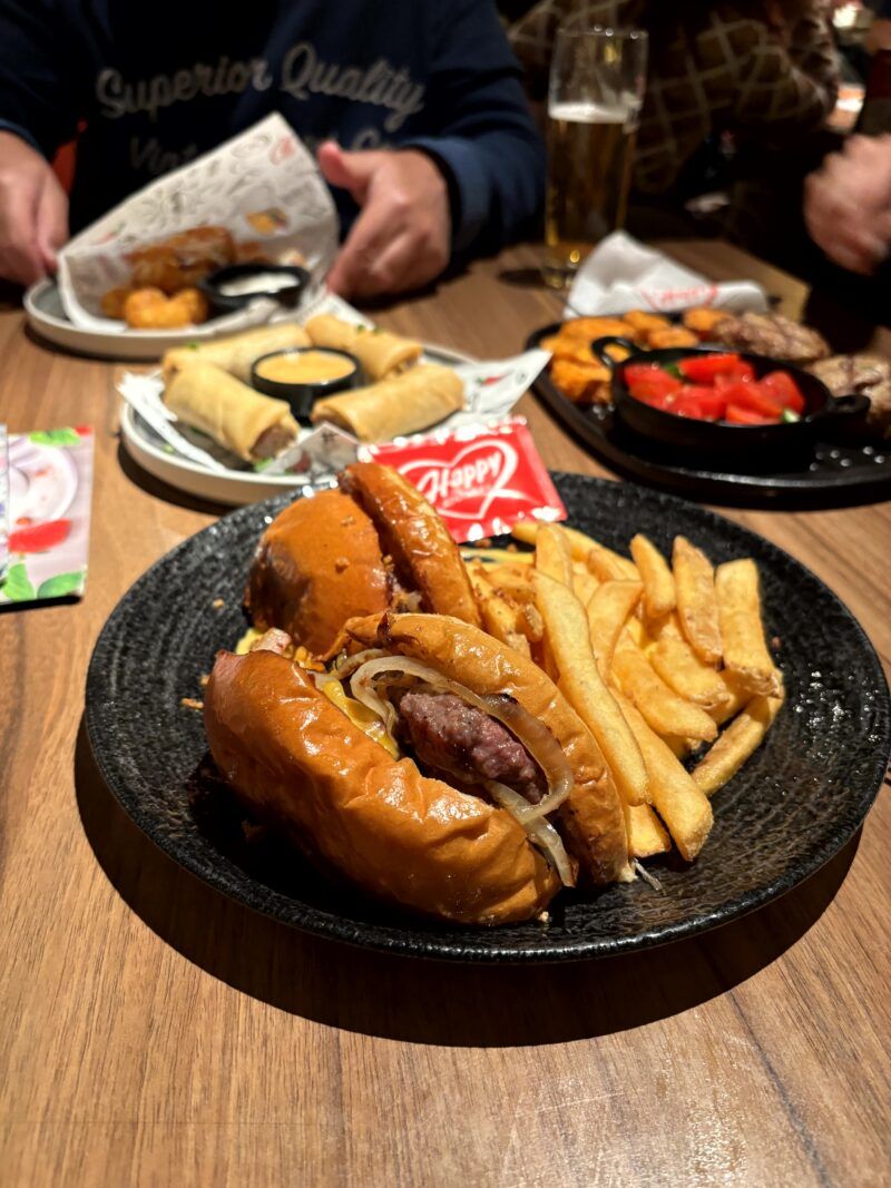 Extra Cheeseburguer Extra Cheeseburguer en el post de la Crítica Happy Bar & Grill