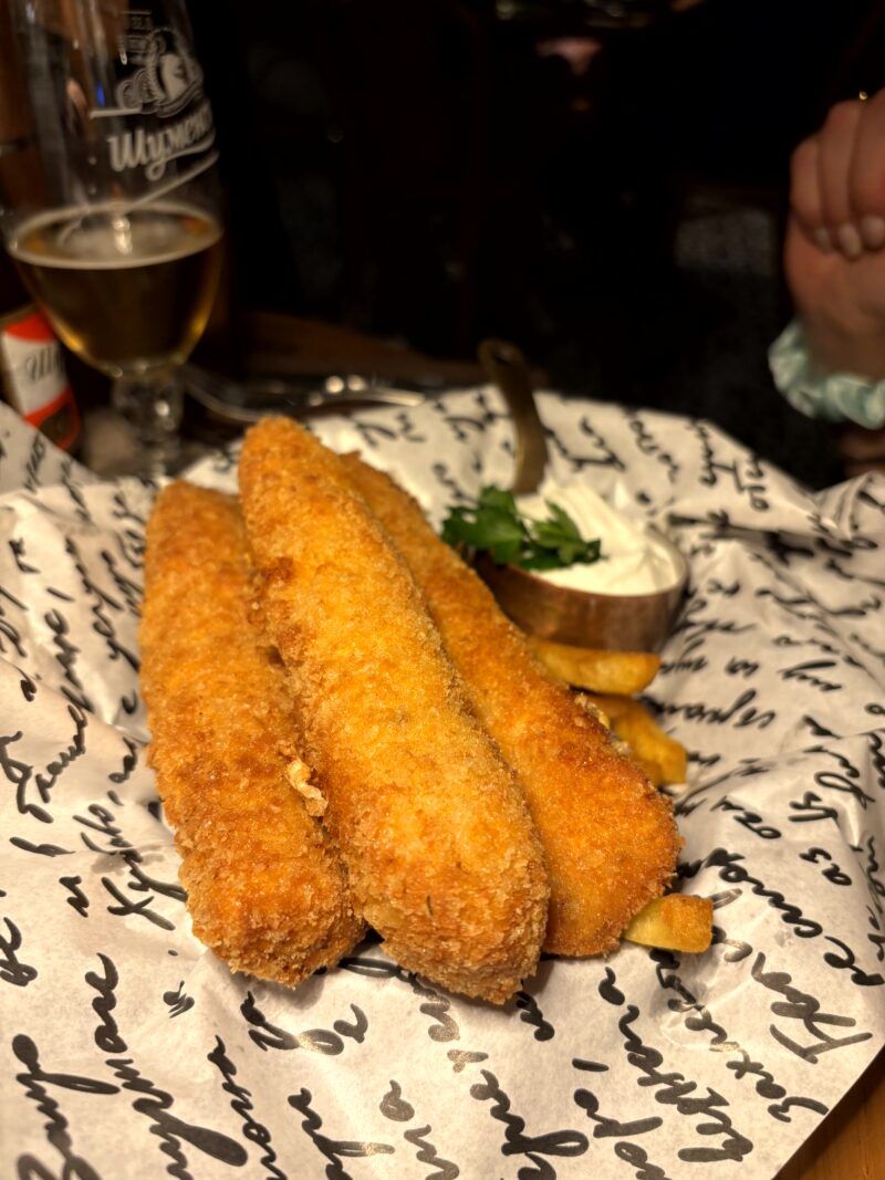 Crispy Chicken Rolls with Crunchy Potatoes and Yogurt Garlic Sauce Crispy Chicken Rolls with Crunchy Potatoes and Yogurt Garlic Sauce en el post de la Crítica Restaurante Shchastliveca