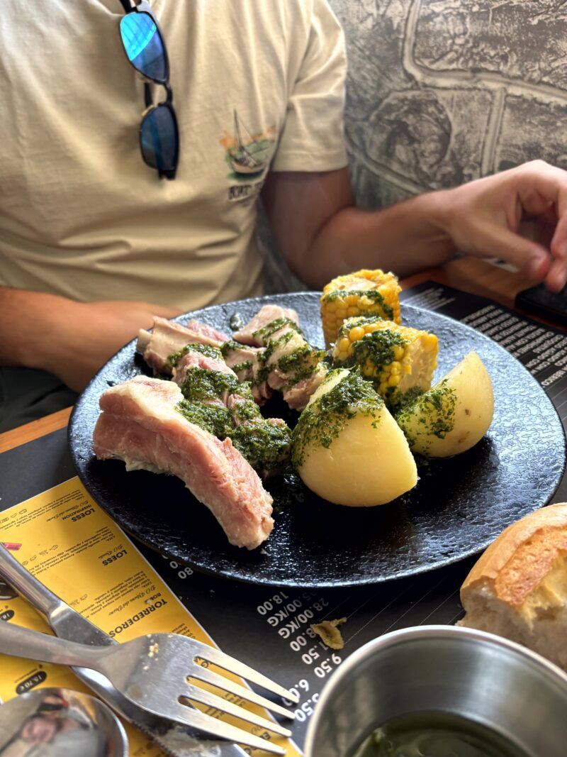 Costilla, Papas y Piña Costilla, Papas y Piña en el post de la Crítica Guachinche El Fogón