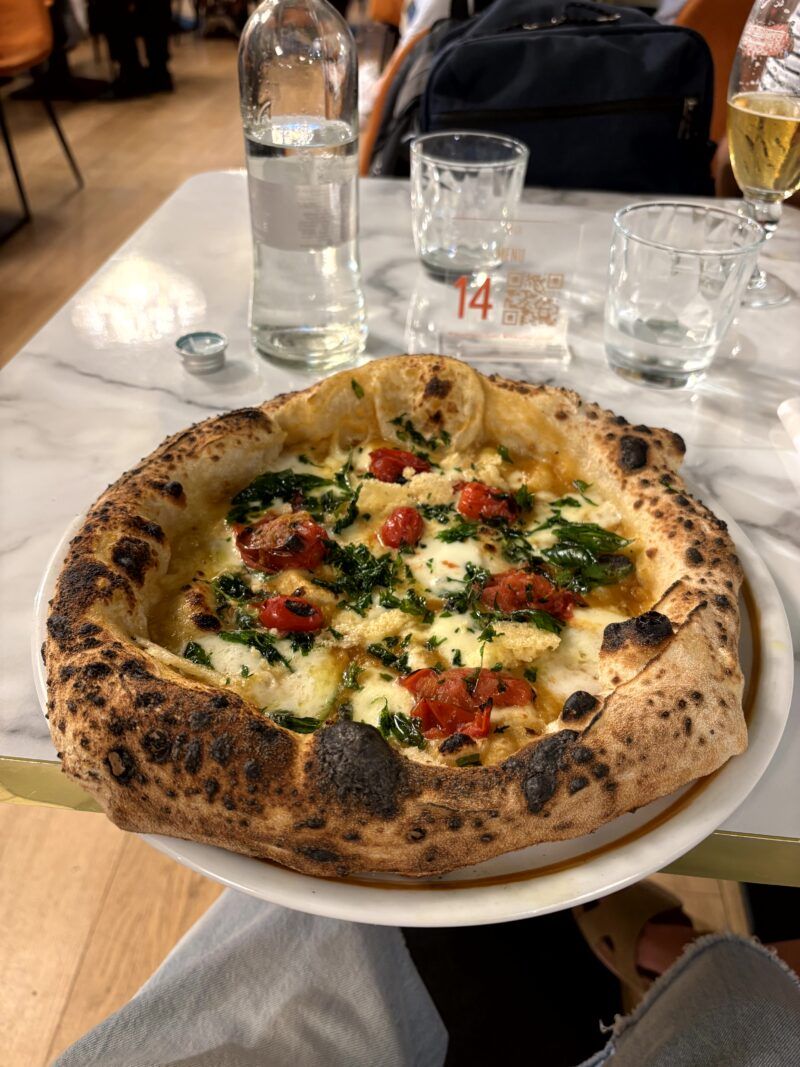 Pizza Margherita Sbagliata Pizza Margherita Sbagliata en el post de la Crítica Biga Milano