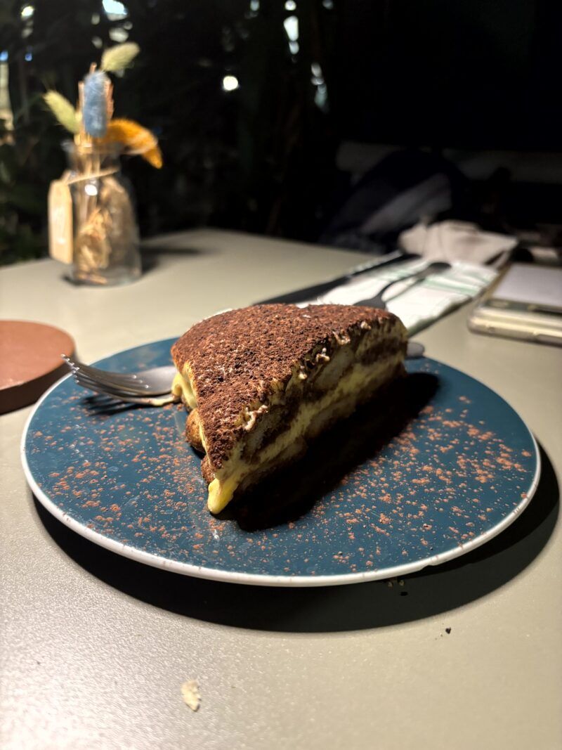 Tiramisú Tiramisú en el post de la Crítica Denis Milano
