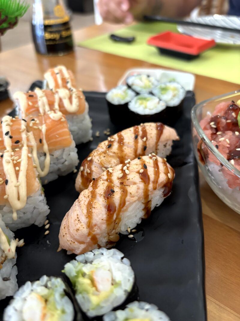 Niguiri Salmón Braseado Niguiri Salmón Braseado en el post de la Crítica Nagoya SUSHI
