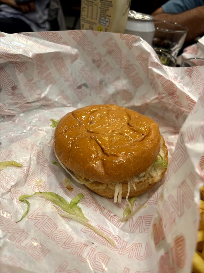 Cheeseburger Tomate, Lettuce, Mayo Cheeseburger Tomate, Lettuce, Mayo en el post de la Crítica Bunsen