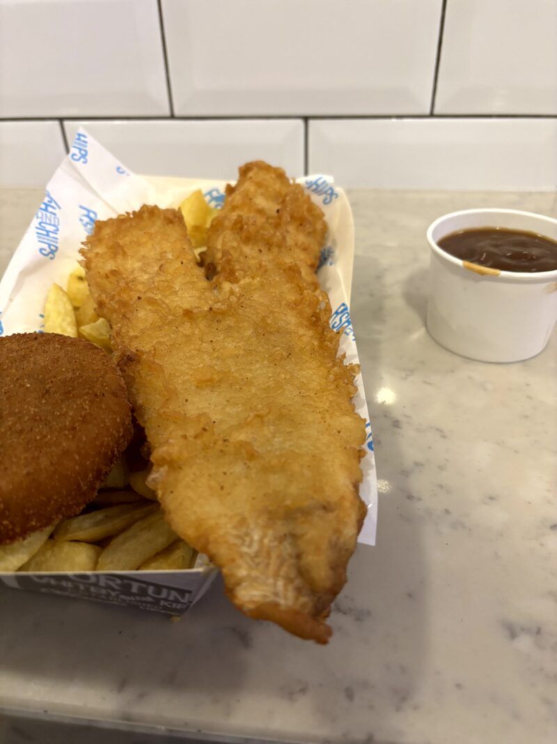 Large Fish Dinner Large Fish Dinner en el post de la Crítica Johnny English